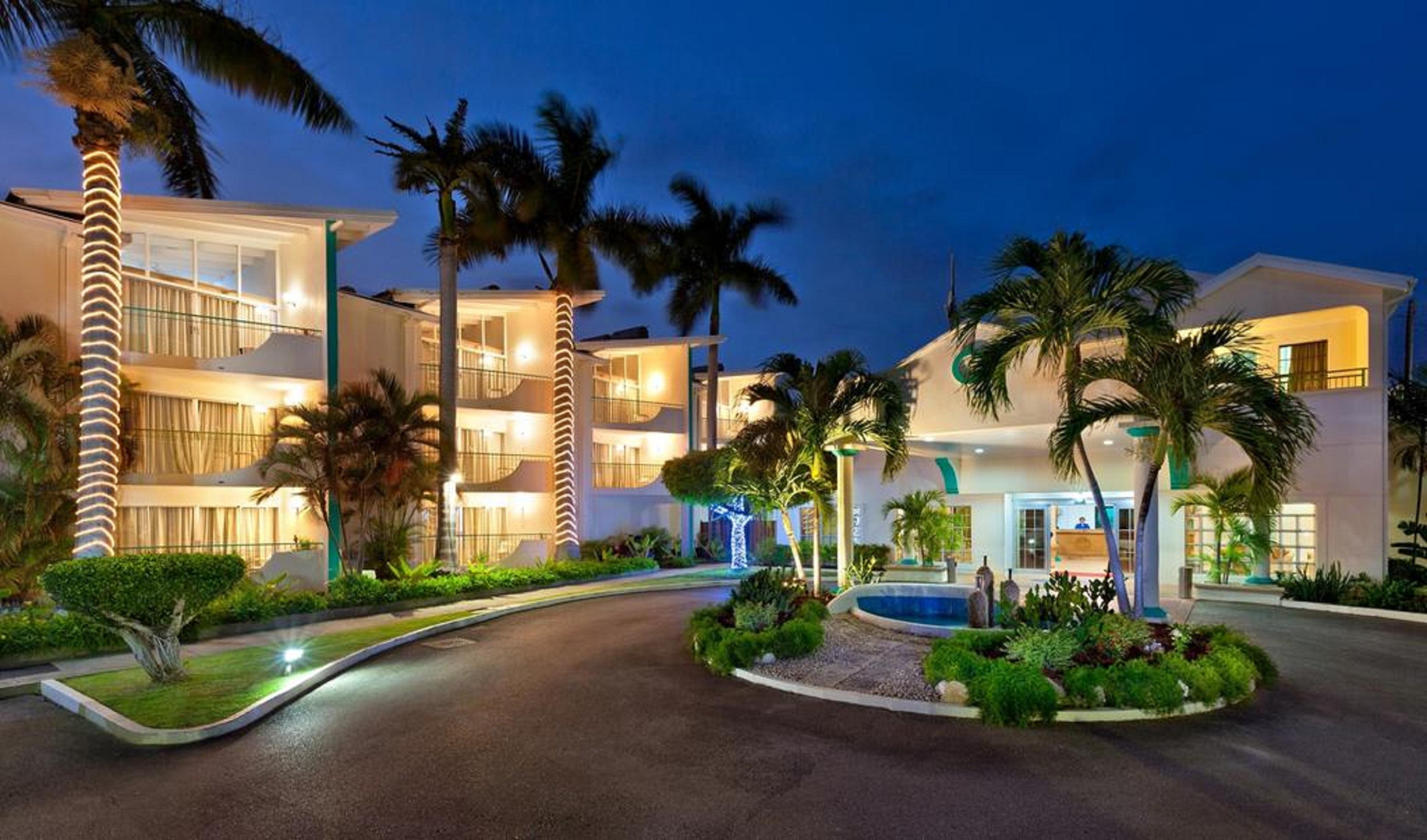 Blue Horizon Hotel Rockley Екстериор снимка