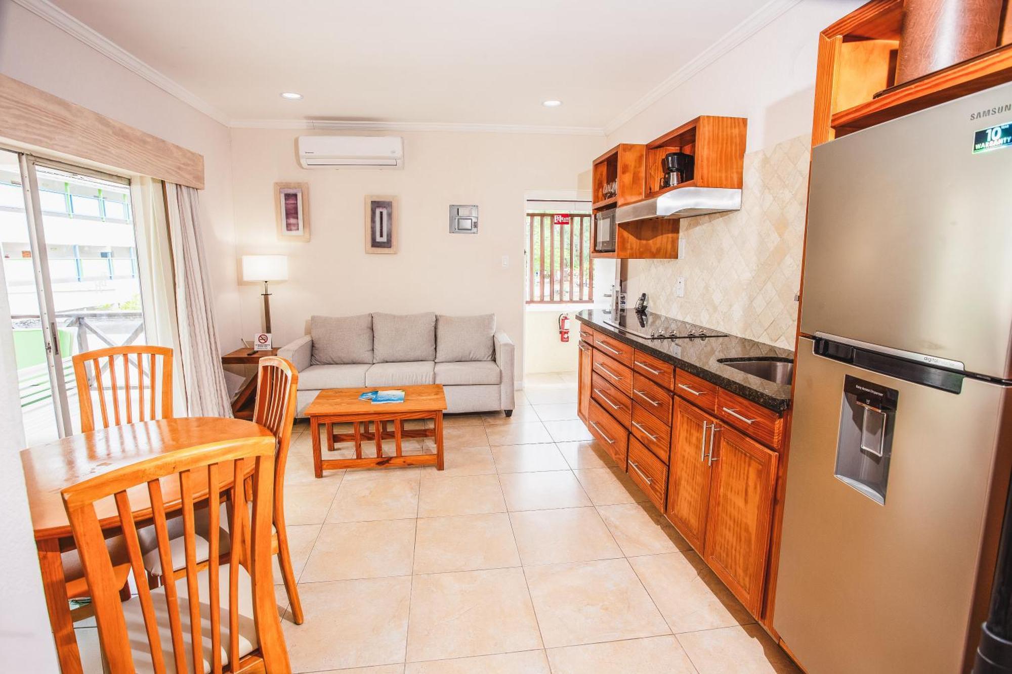 Blue Horizon Hotel Rockley Екстериор снимка