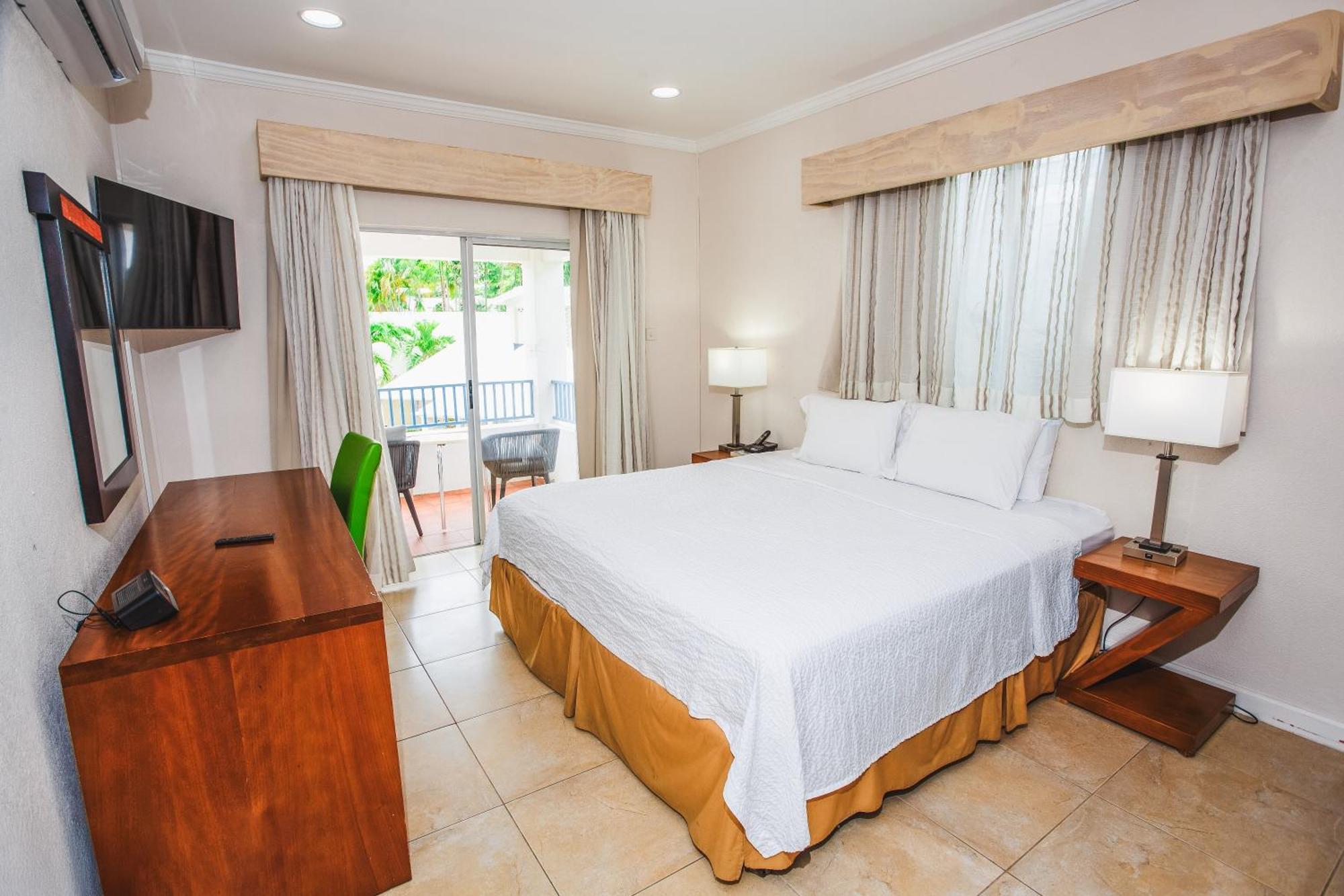 Blue Horizon Hotel Rockley Екстериор снимка