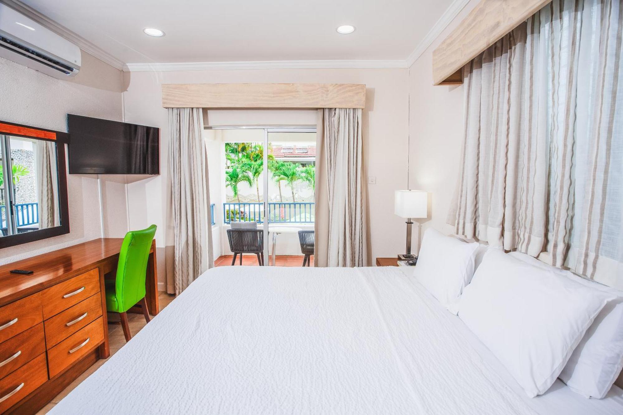 Blue Horizon Hotel Rockley Екстериор снимка