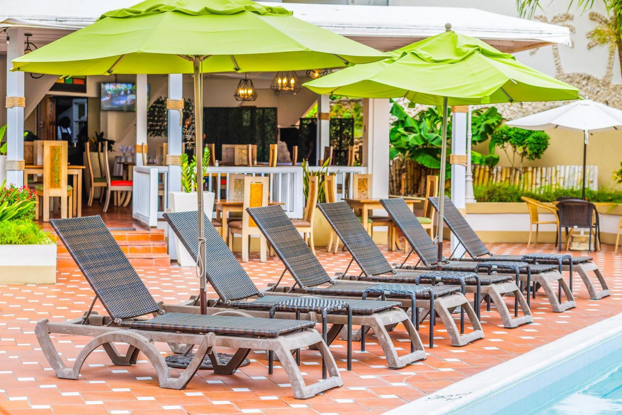 Blue Horizon Hotel Rockley Екстериор снимка